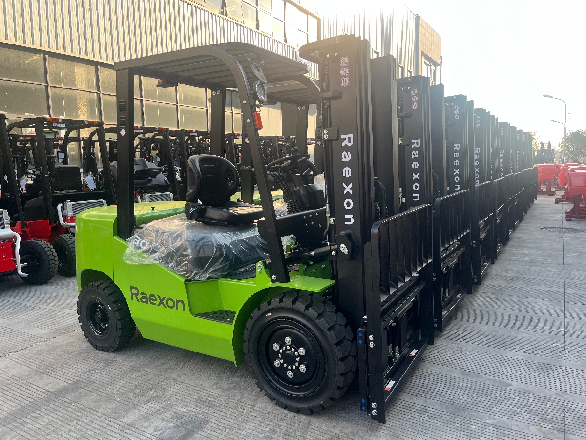 EFEX Diesel Forklifts Conquer Middle East: First 2026 Batch Dispatched to Saudi Arabia